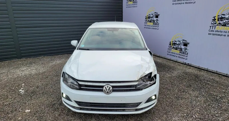 samochody osobowe Volkswagen Polo cena 20800 przebieg: 72632, rok produkcji 2018 z Łochów